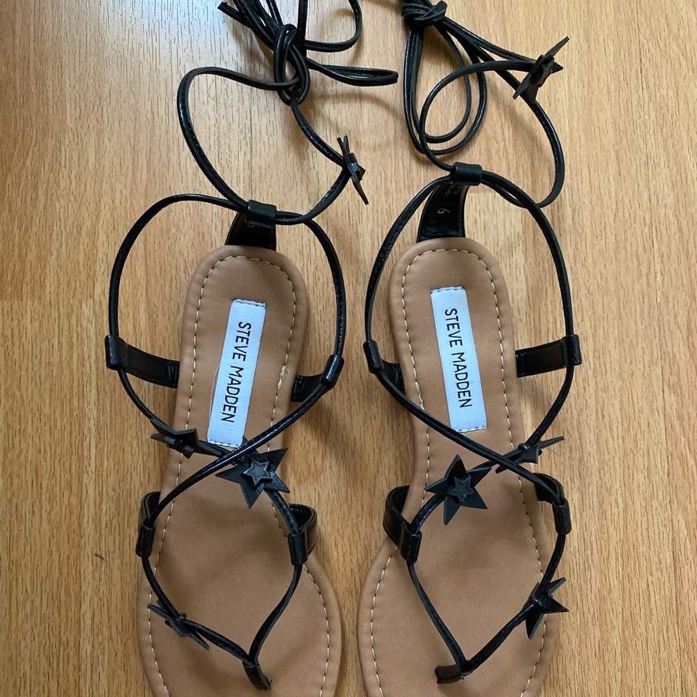 NWOT Steve Madden wrap around star sandals
